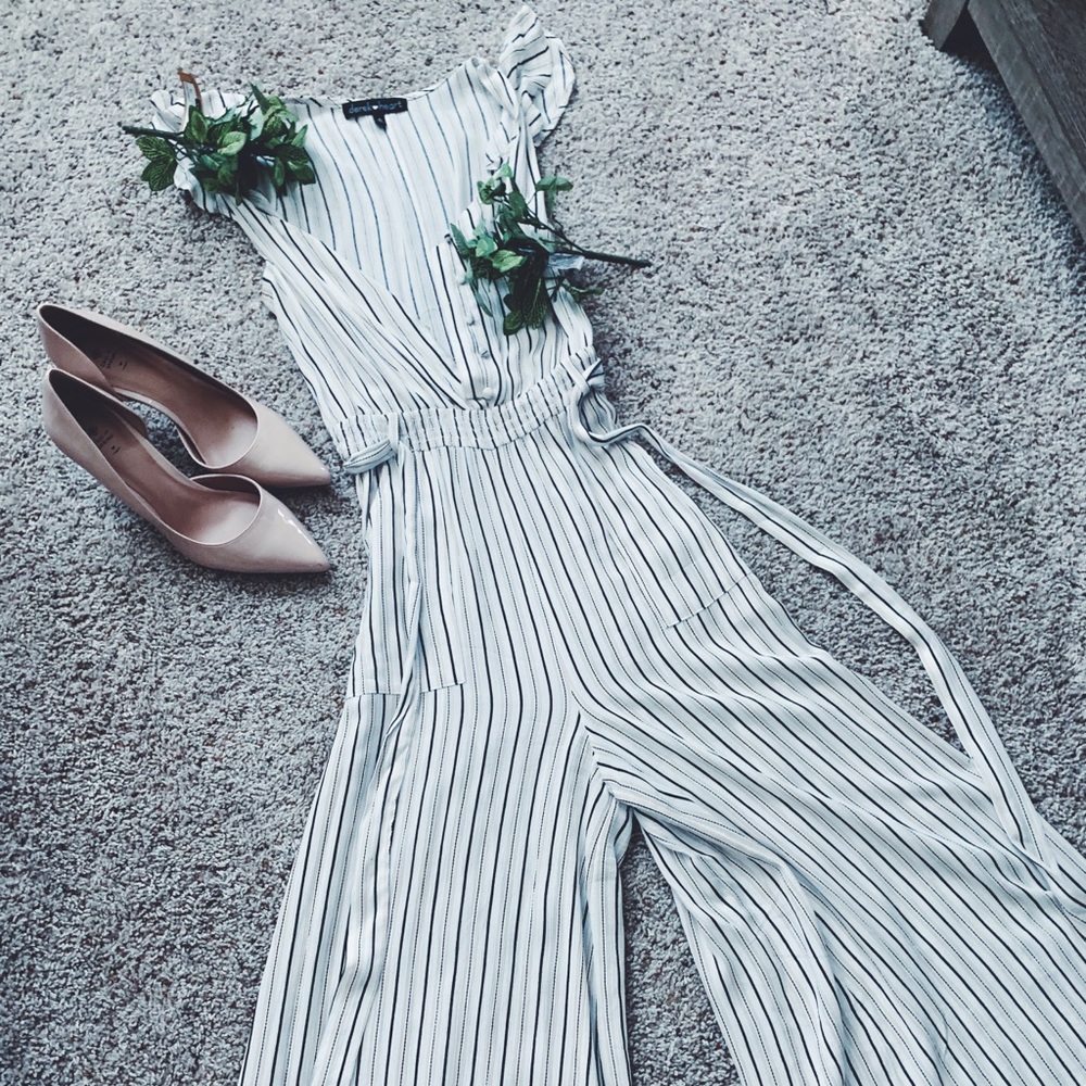 Derek Heart Jumpsuit. NWOT